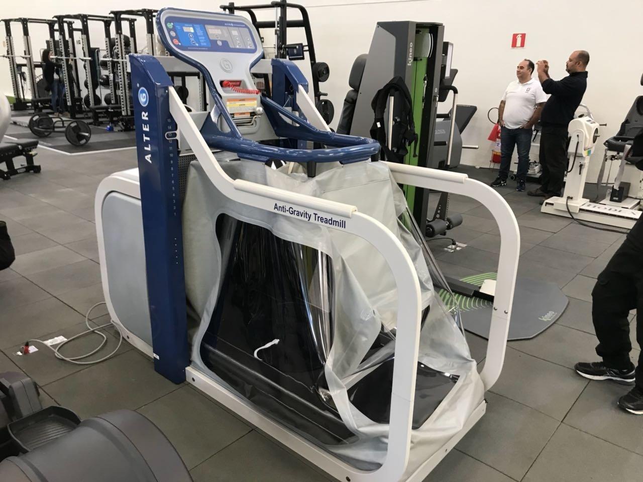 Esteira da nova área de musculação: semelhante à utilizada por Neymar em sua recuperação - Pedro Ivo Almeida/UOL