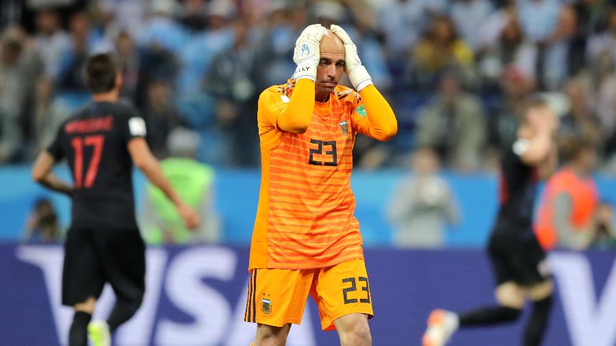 Willy Caballero, goleiro da Argentina lamenta falha em gol marcado pela Croácia - Elsa/Getty Images