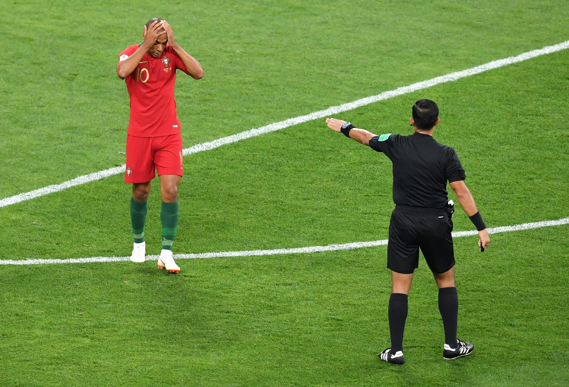 João Mario lamenta chance perdida por Portugal após falha da zaga do Irã - Hector Vivas/Getty Images