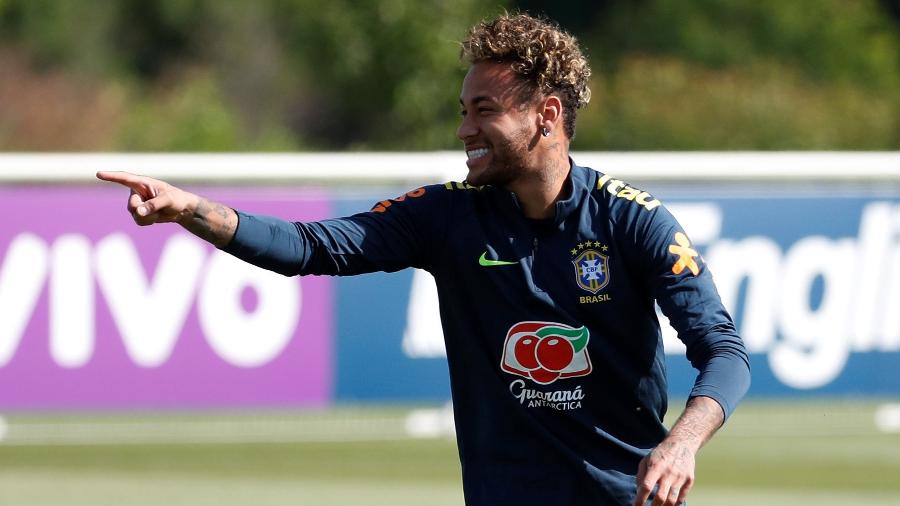 Neymar ri durante treino da seleção brasileira - Reuters/Matthew Childs