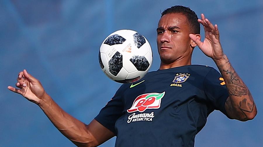 Danilo, durante treino da seleção brasileira - REUTERS/Hannah McKay