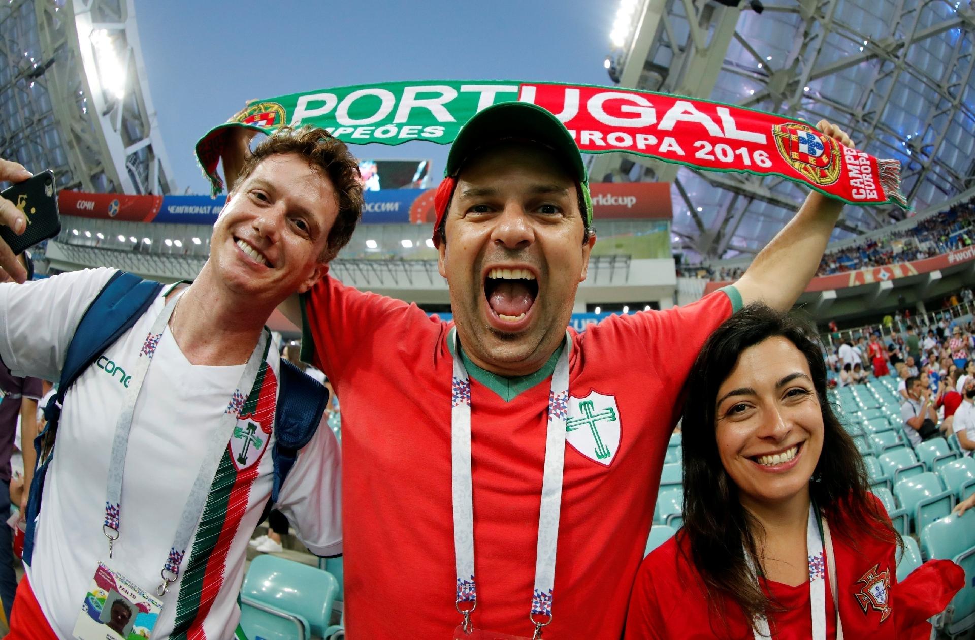 Torcedores portugueses acompanham a partida entre Portugal e Uruguai em Sochi - REUTERS/Jorge Silva