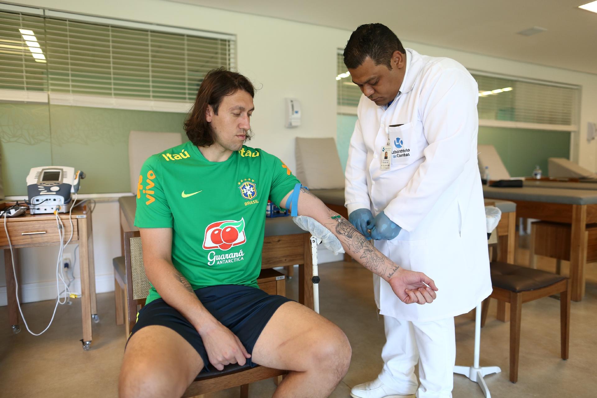 Cássio passa por exame de sangue na Granja Comary - Lucas Figueiredo/CBF