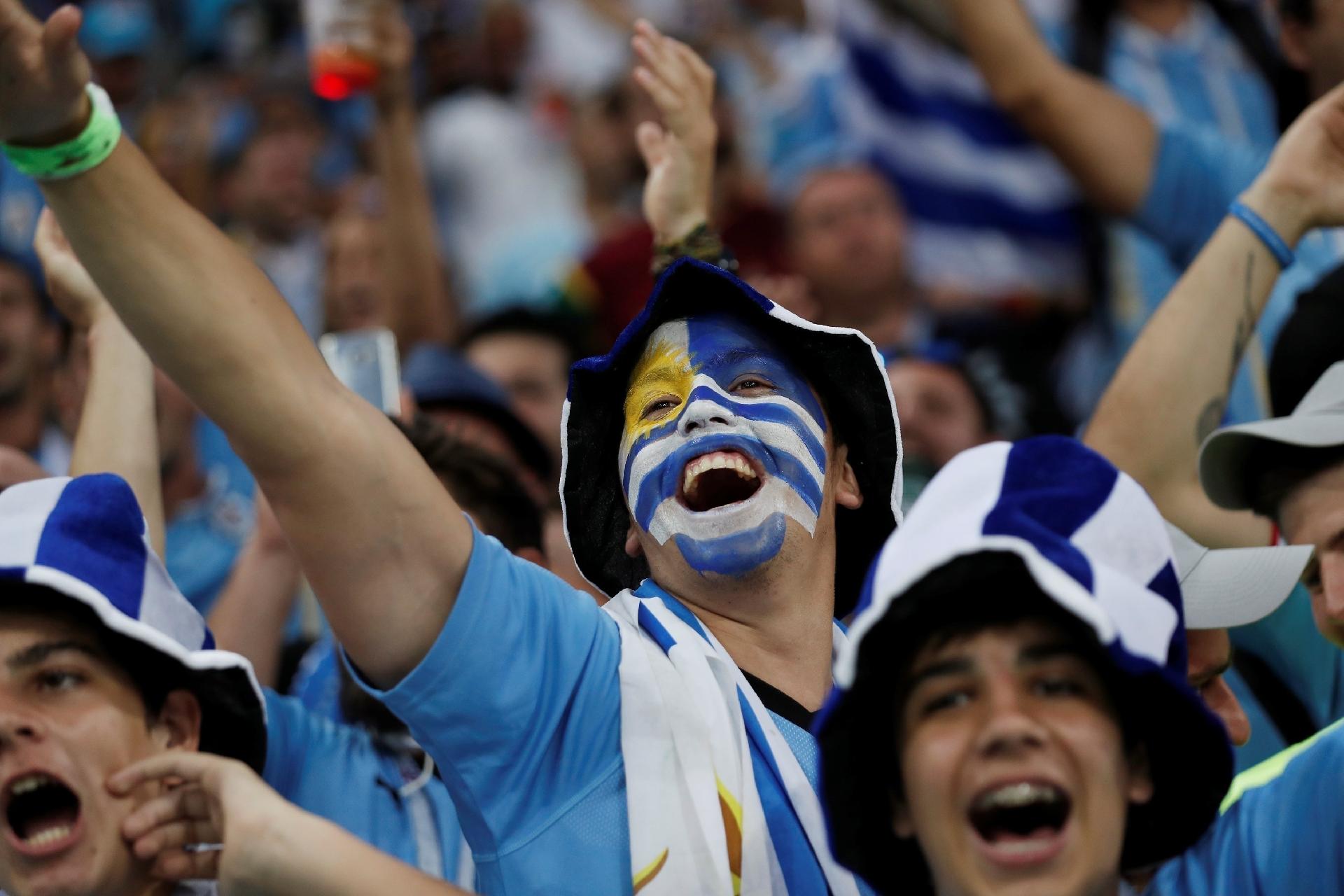 Uruguaios foram apoiar o time com as cores da seleção - REUTERS/Murad Sezer