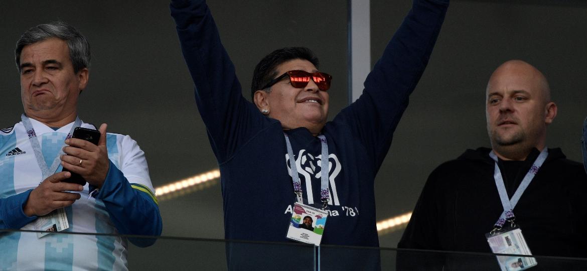 Maradona reclamou do trabalho de Jorge Sampaoli depois do empate da Argentina na estreia - AFP PHOTO / Juan Mabromata