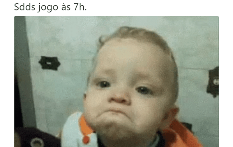 Quem reclamou para acordar cedo nos jogos da Copa agora está assim - Reprodução/Twitter