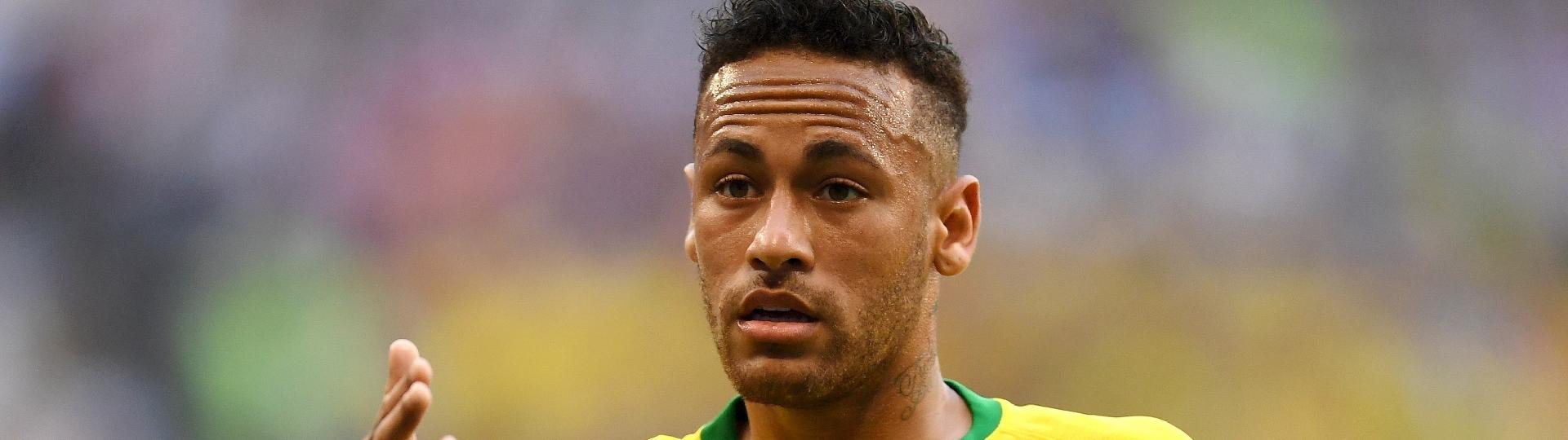Neymar criou pouco no primeiro tempo da partida do Brasil contra o México