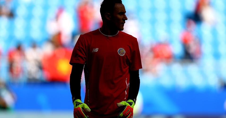 Keylor Navas se aquece para a partida da Costa Rica contra a Sérvia