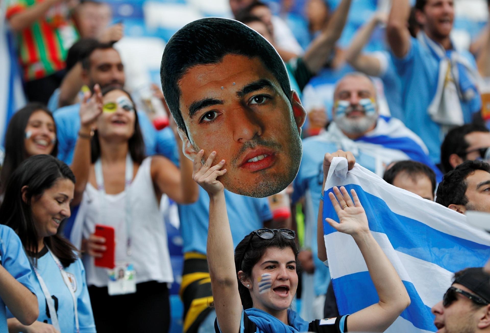 Torcida do Uruguai confia em Suárez para a partida contra a França, em Nizhny Novgorod - Reuters