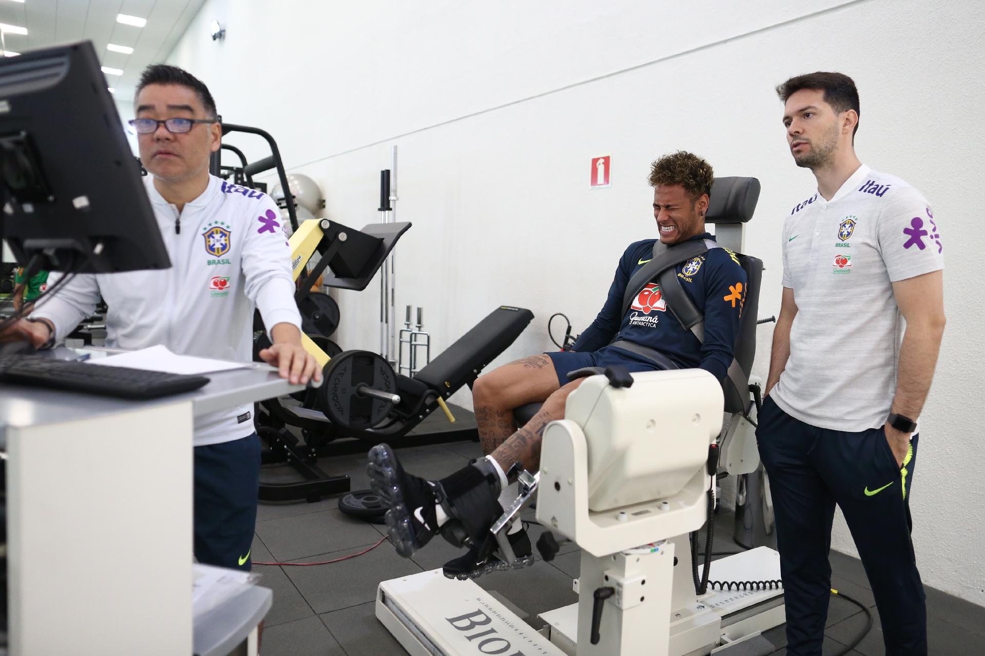 Neymar passa por teste físico na Granja Comary - Lucas Figueiredo/CBF