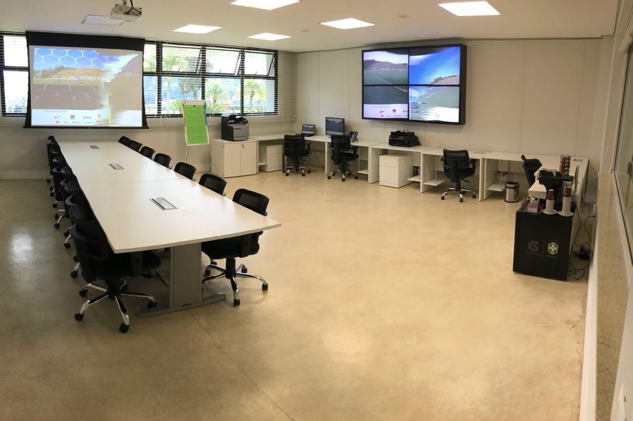 Sala do departamento de análise - Pedro Ivo Almeida/UOL