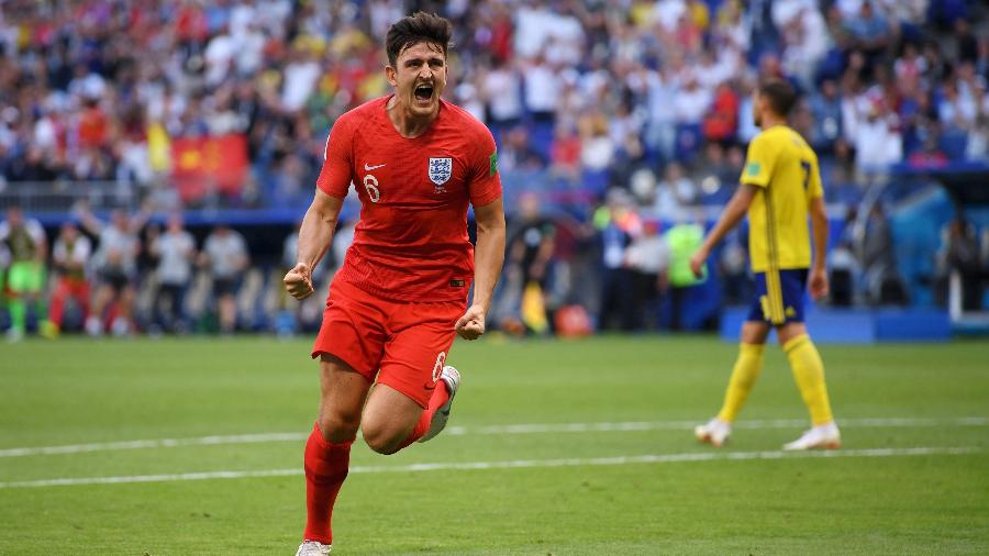 O zagueiro Harry Maguire comemora o primeiro gol da Inglaterra contra a Suécia - Matthias Hangst/Getty Images
