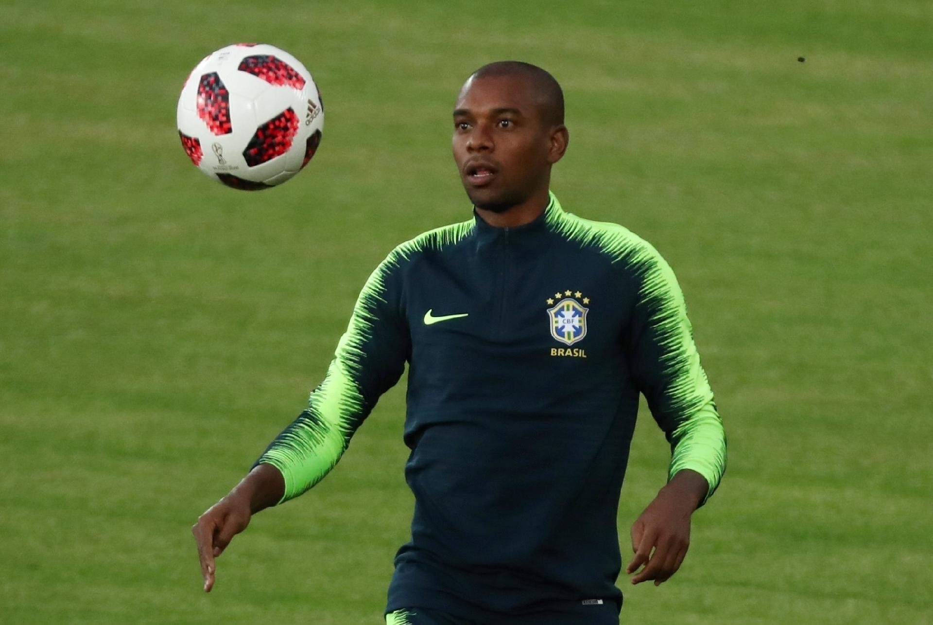 Fernandinho, durante treino da seleção brasileira em Kazan - REUTERS/Sergio Perez