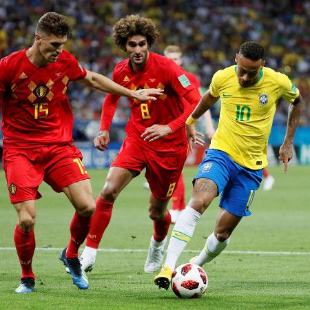 Neymar é cercado por Meunier e Fellaini em jogo entre Brasil e Bélgica na Copa de 2018 - Gleb Garanich/Reuters