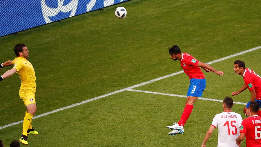 Giancarlo Gonzalez, da Costa Rica, desperdiça grande chance de gol na primeira etapa - Reuters