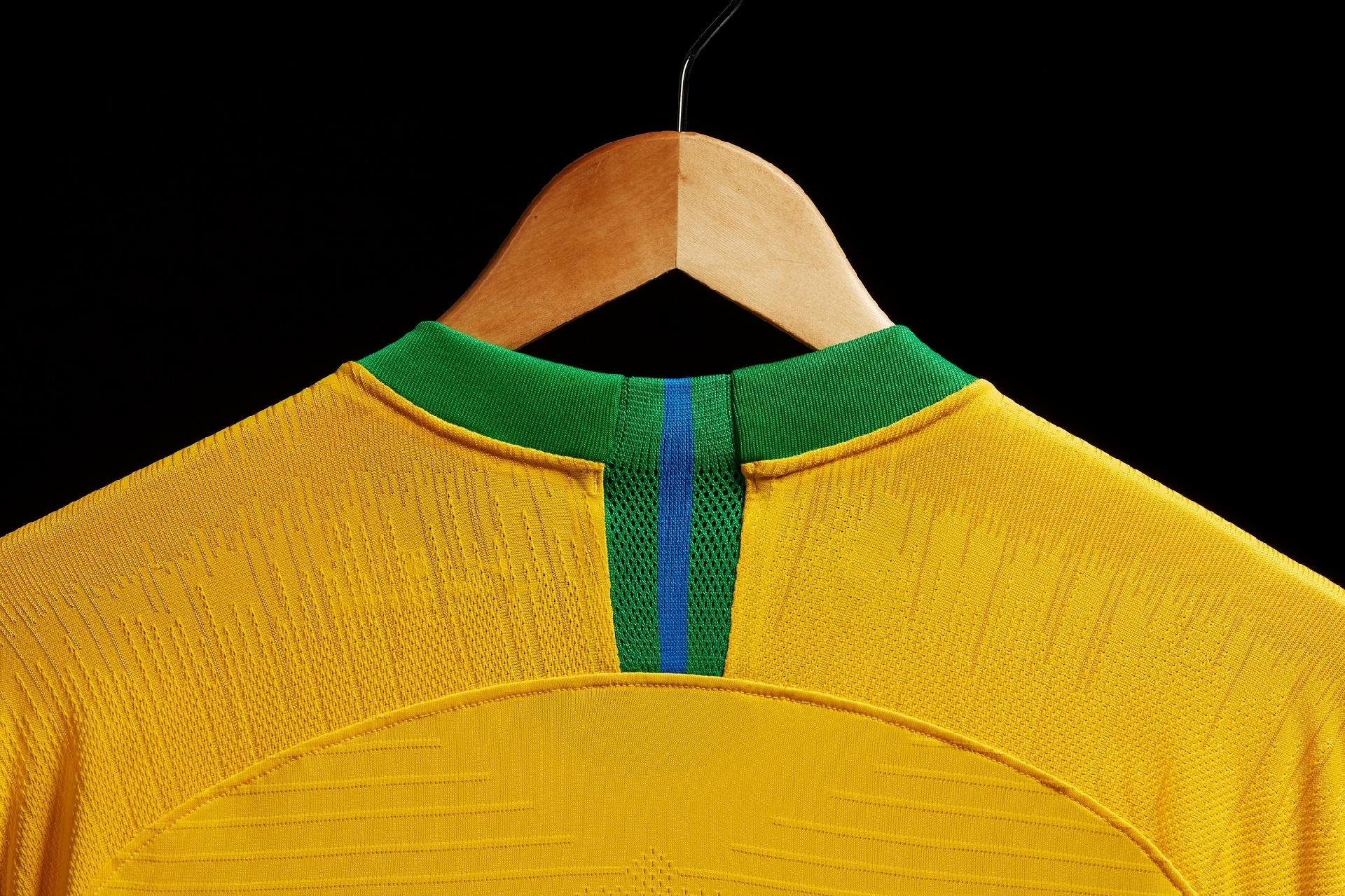 Detalhe da parte de trás da nova camisa da seleção brasileira - Divulgação