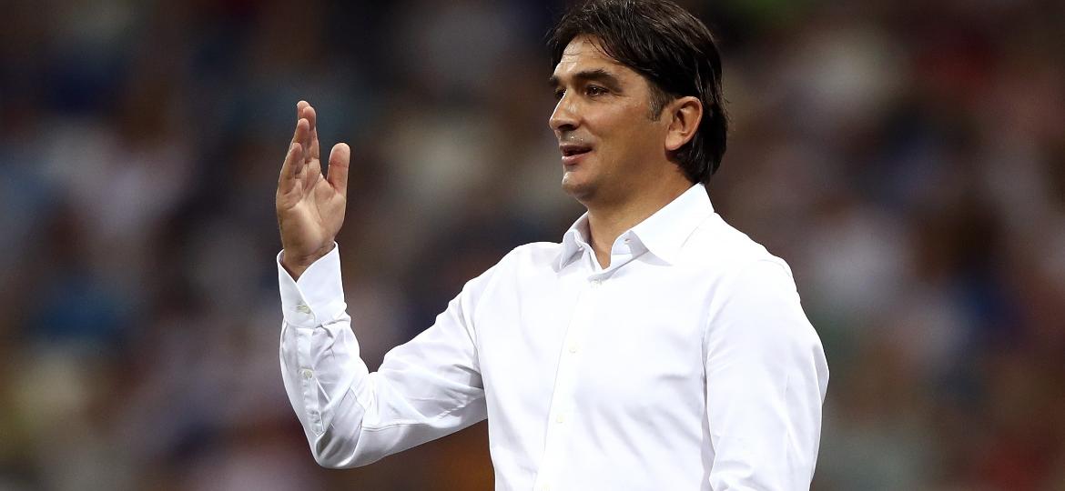 Zlatko Dalic orienta os jogadores da Croácia em duelo contra a Dinamarca - Jamie Squire - FIFA/FIFA via Getty Images