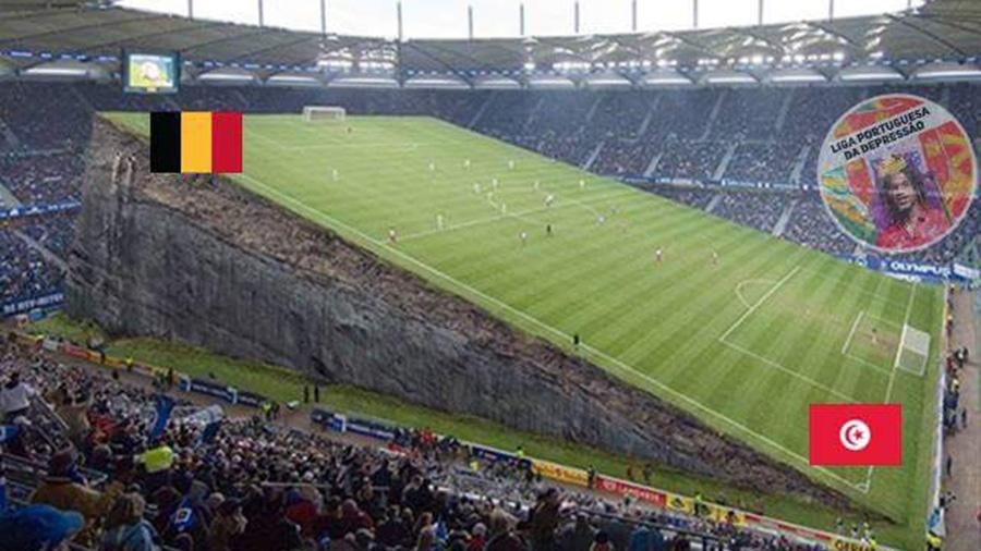 Parecia até que o campo estava inclinado - Reprodução/Twitter