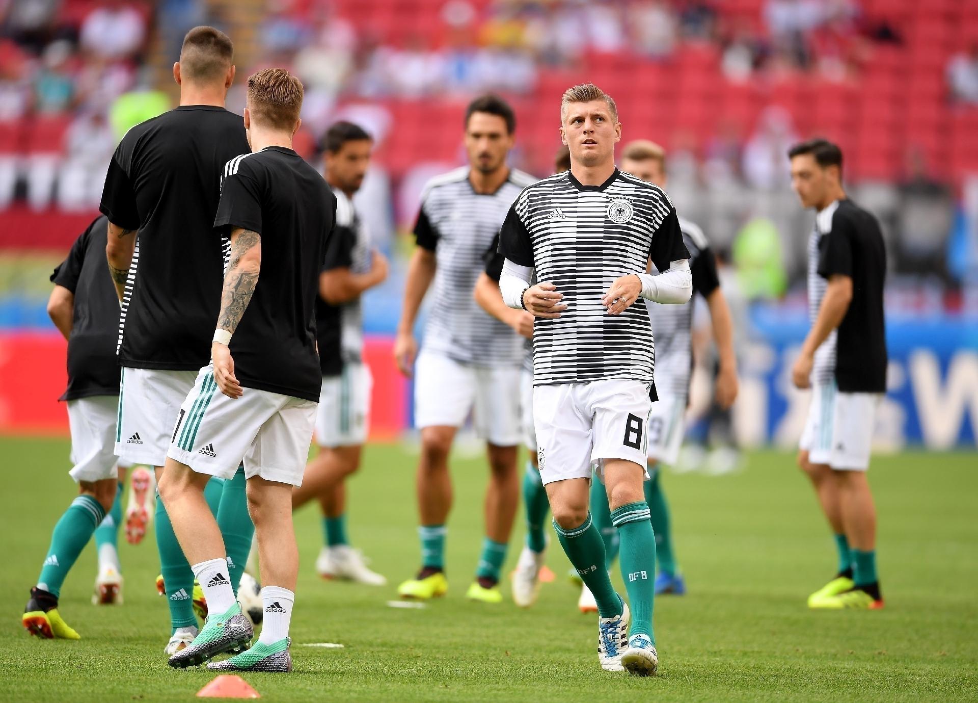 Kross se aquece com seleção da Alemanha para a partida contra a Coreia do Sul - Getty Images