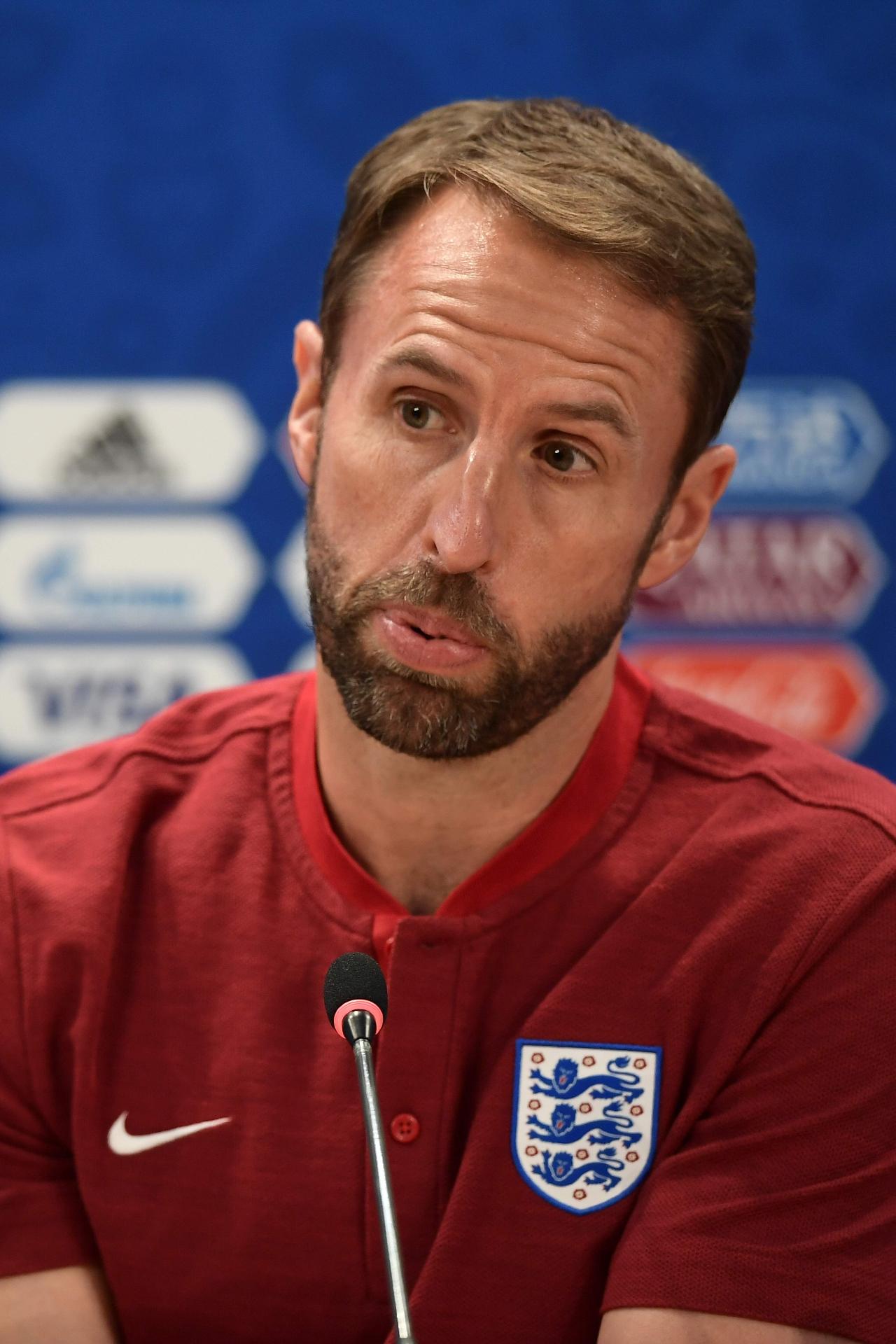 Quando está fora de campo, Southgate opta por look esportivos, mas sem deixar seu estilo de lado - Nicolas Asfouri/AFP Photo