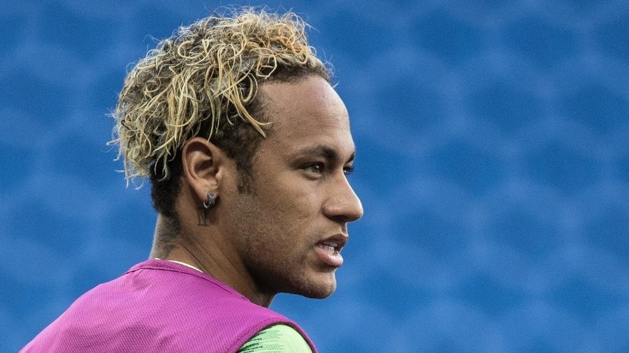 Neymar muda o penteado antes da estreia da seleção brasileira na Copa - Pedro Martins/Mowa Press