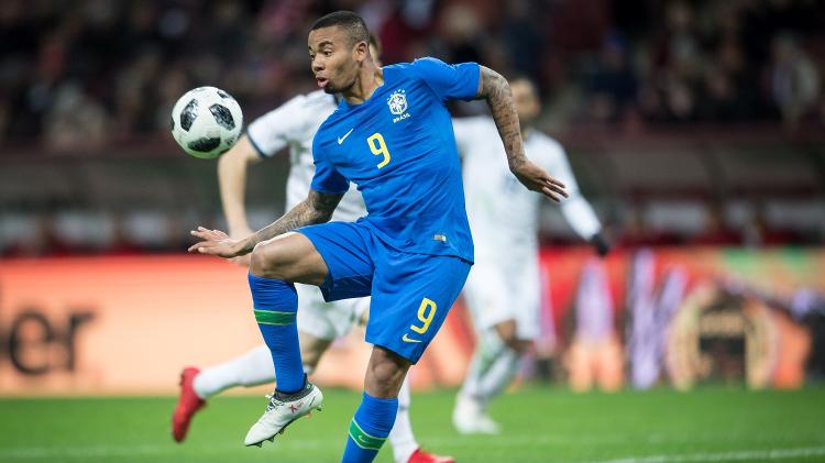 Gabriel Jesus domina a bola durante a partida entre Brasil e Rússia - Pedro Martins/MoWa Press - Pedro Martins/MoWa Press