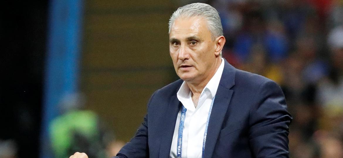 O técnico Tite orienta os jogadores do Brasil em jogo contra a Bélgica - Toru Hanai/Reuters