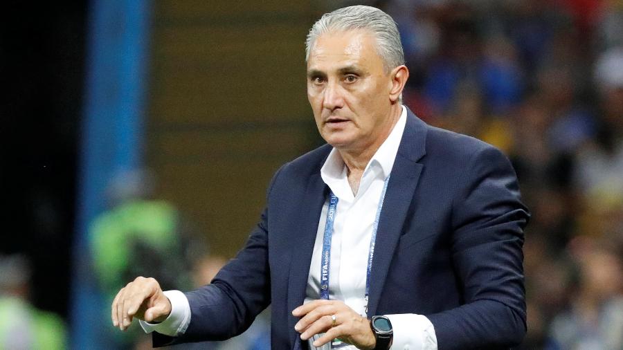 Tite orienta os jogadores do Brasil em jogo contra a Bélgica - Toru Hanai/Reuters