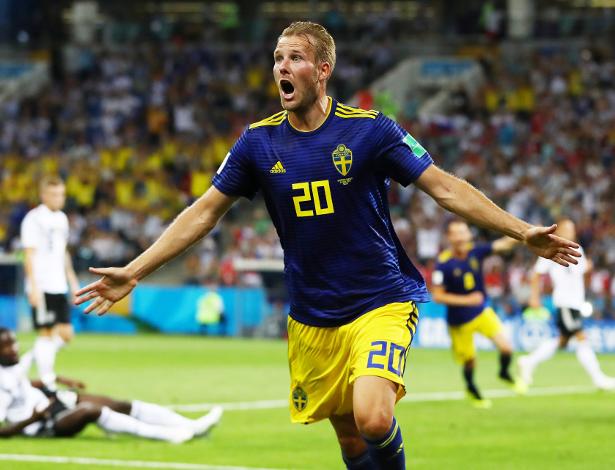 Dean Mouhtaropoulos/Getty Images