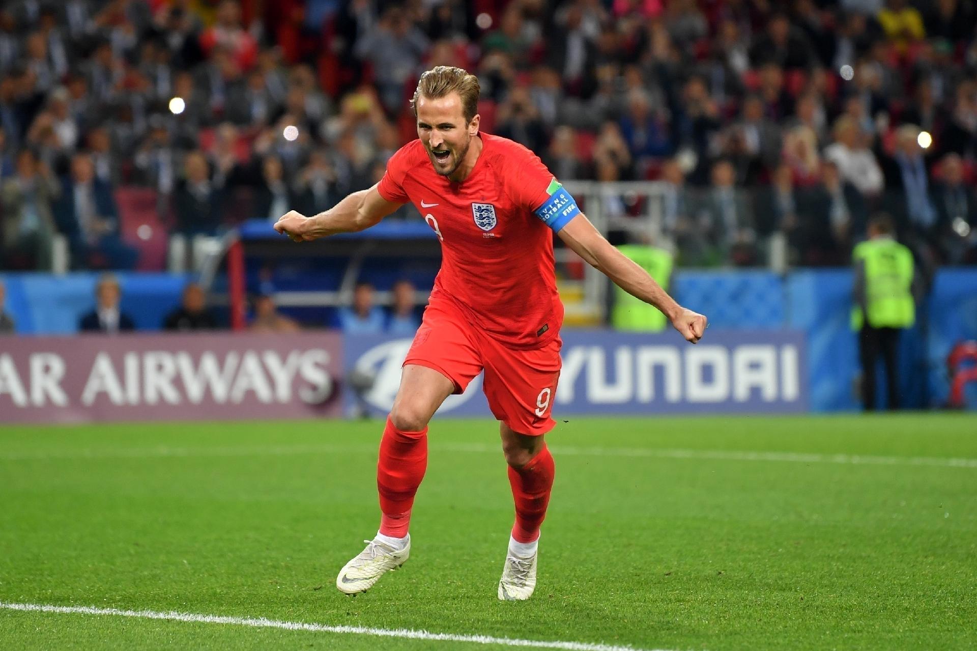 Harry Kane, da Inglaterra, comemora ao abrir o placar para seu time em jogo contra a Colômbia - Dan Mullan/Getty Images