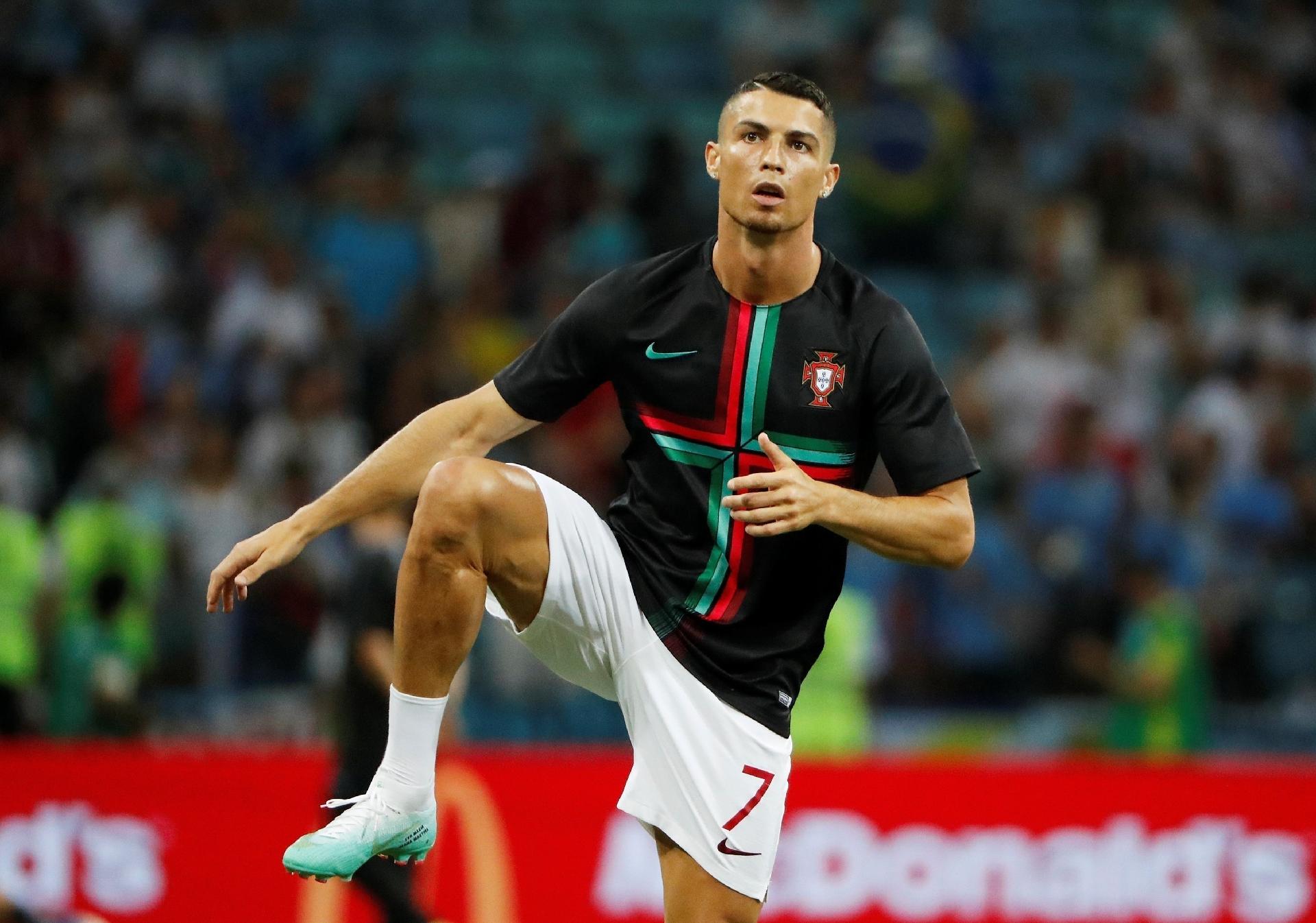 O camisa 7 Cristiano Ronaldo antes da partida - REUTERS/Jorge Silva