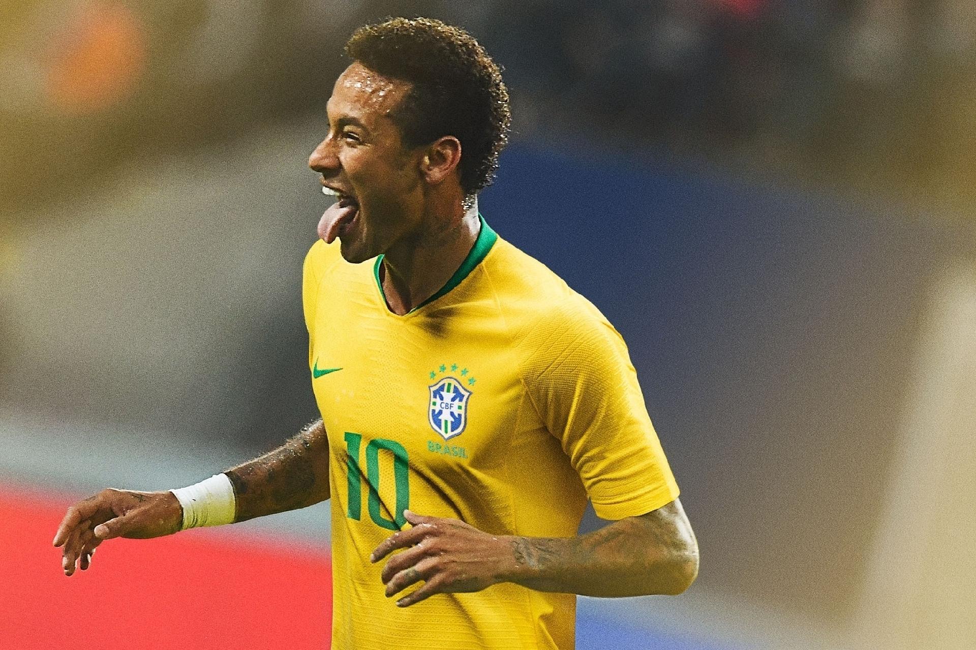 Neymar com o novo uniforme principal da seleção brasileira - Divulgação