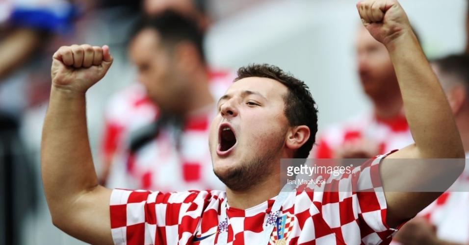 Torcedor croata animado com a semifinal desta quarta contra a Inglaterra