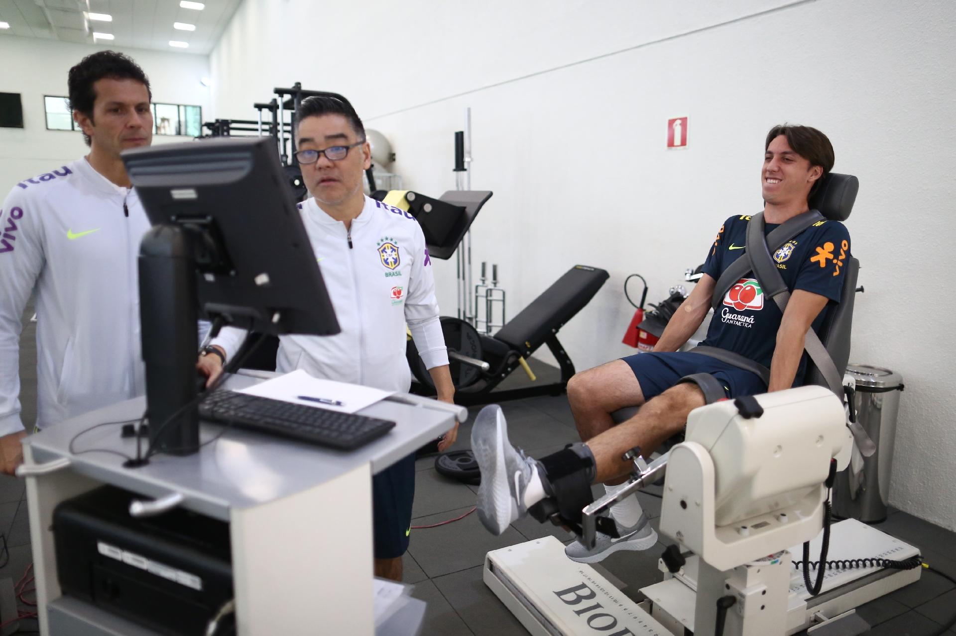 Pedro Geromel passa por teste físico na Granja Comary - Lucas Figueiredo/CBF