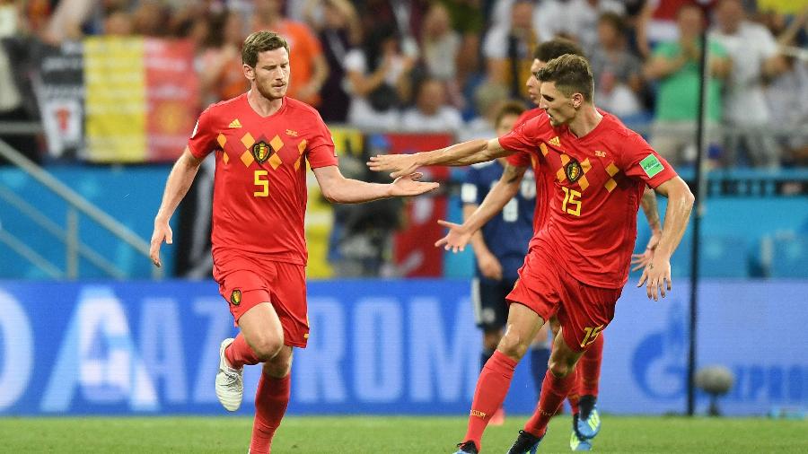 Jan Vertonghen, da Bélgica, comemora o primeiro gol de seu time em partida com o Japão - Michael Regan - FIFA/FIFA via Getty Images