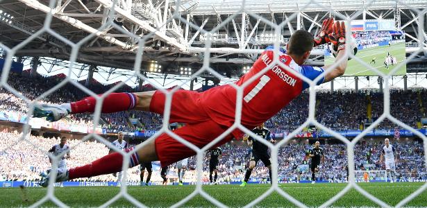 Goleiro da Islândia - Ryan Pierse/Getty Images - Ryan Pierse/Getty Images
