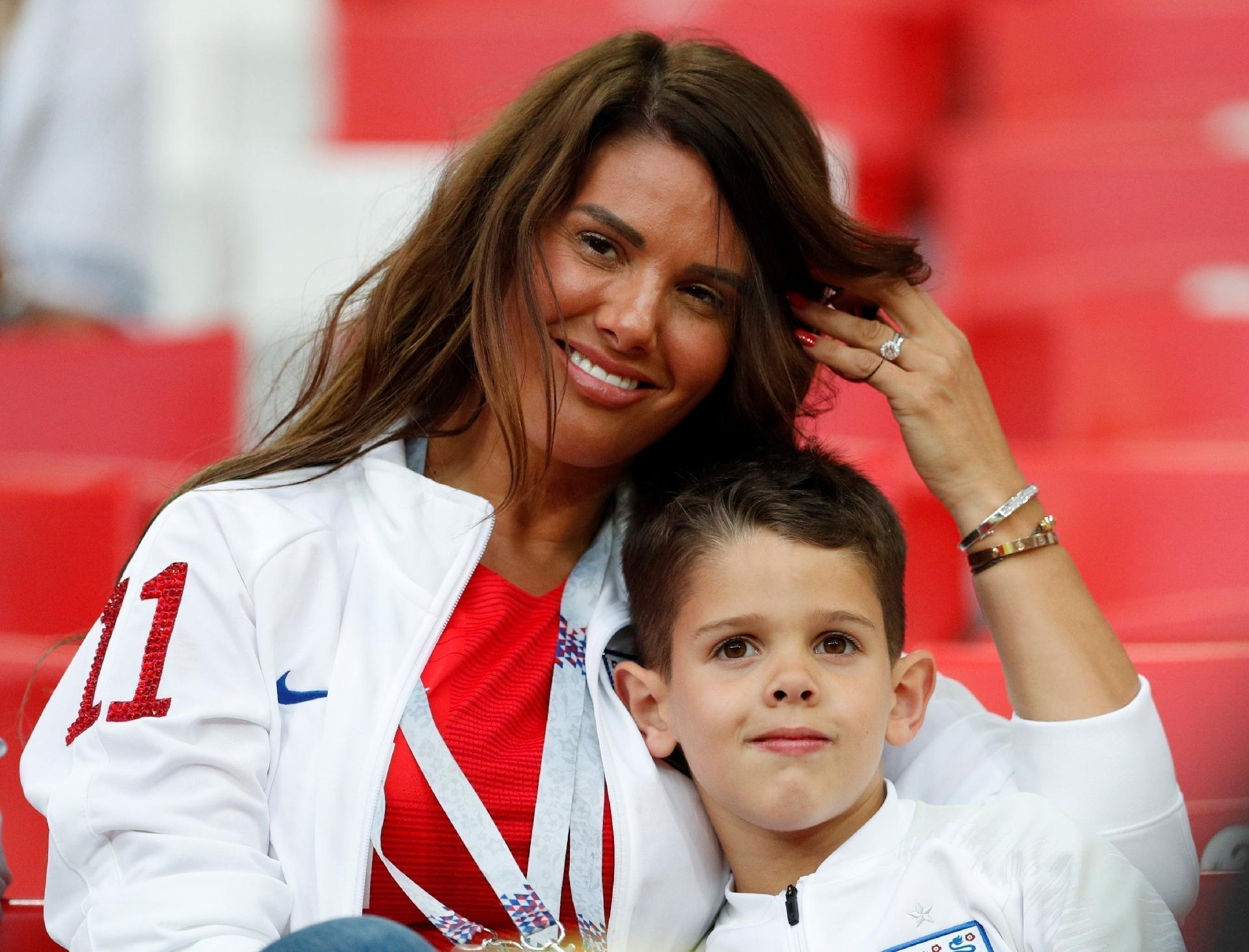 Rebekah Vardy, esposa do jogador Jamie Vardy, acompanha o jogo no estádio em Moscou - REUTERS/John Sibley