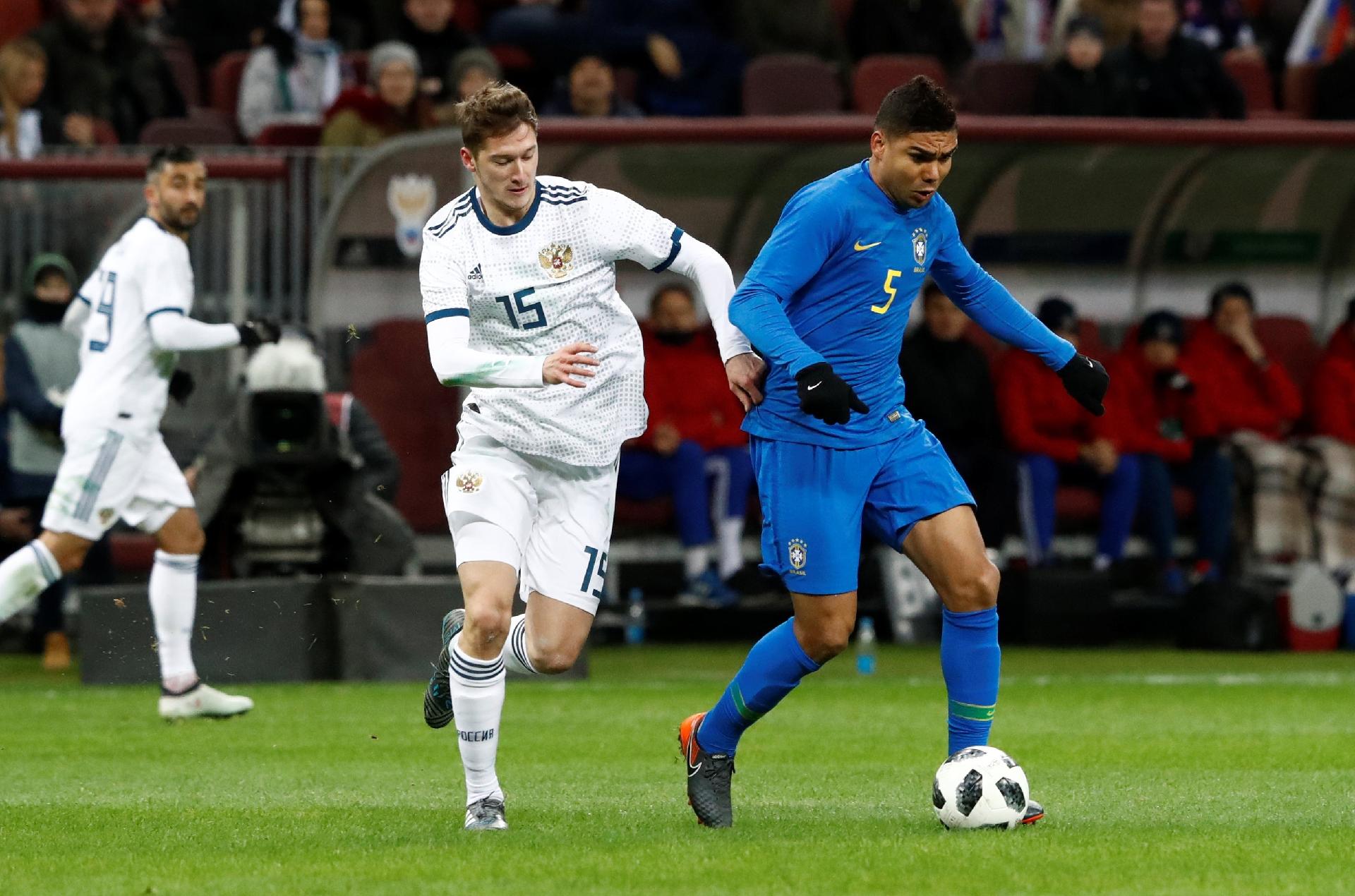 Casemiro organiza a saída de bola da seleção brasileira - SERGEI KARPUKHIN/Reuters