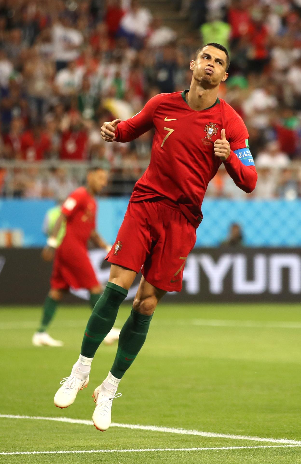 Cristiano Ronaldo lamenta chance perdida no jogo entre Irã e Portugal - Clive Mason/Getty Images