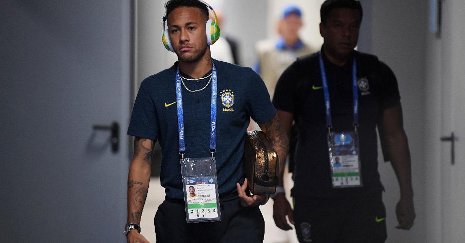 Neymar chega ao estádio em Samara para jogo das oitavas contra o México