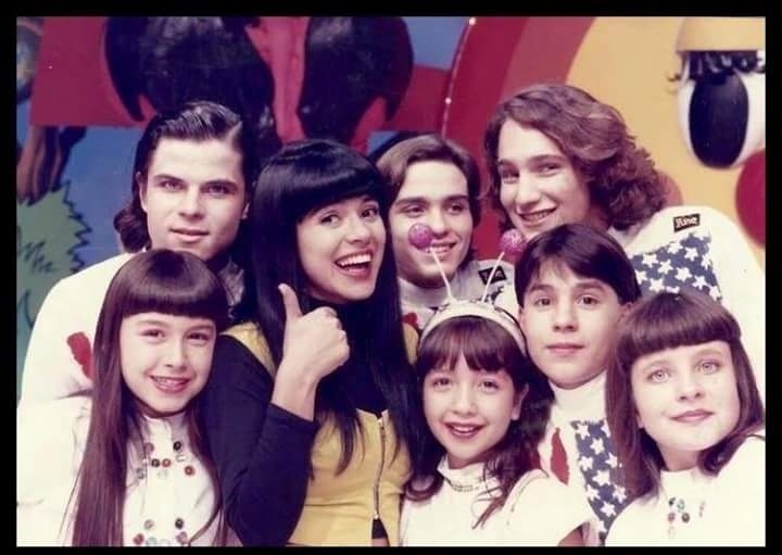 Mara Maravilha com os assistentes de palco Marotos e as Maravilhas - Arquivo Pessoal