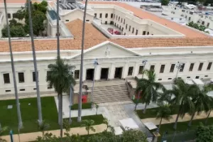 28.out.2015 - Vista aérea da Casa Daros, que encerra suas atividades em dezembro - Armando Paiva/Eleven