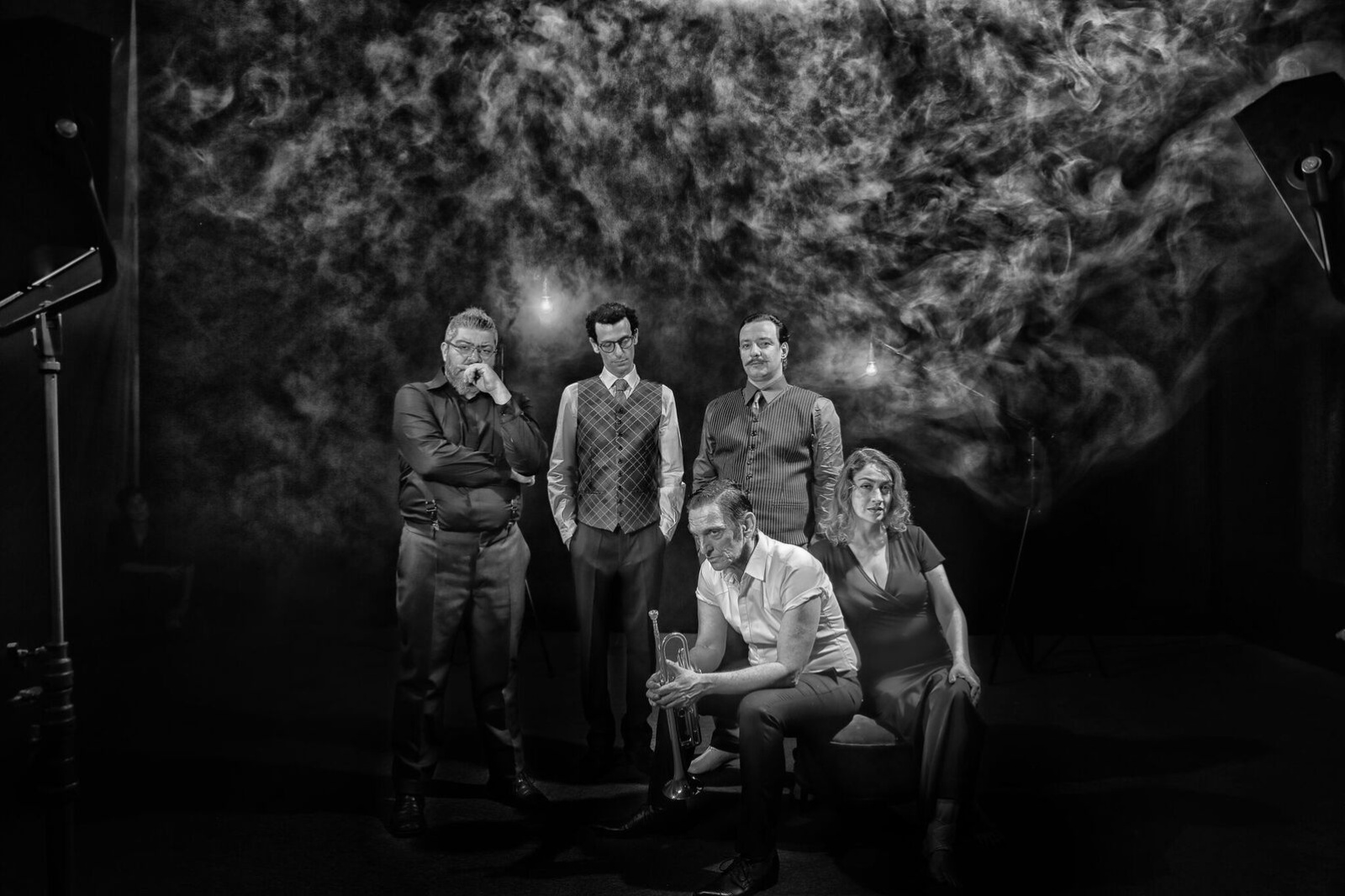 Em sua estreia no teatro, Paulo Miklos vive o lendário músico de jazz Chet Baker na peça "Chet Baker - Apenas Um Sopro". "Ser ator foi uma extensão do intérprete que já era na música", avalia o artista, que ainda segue carreira com a banda Titãs - Victor Iemini