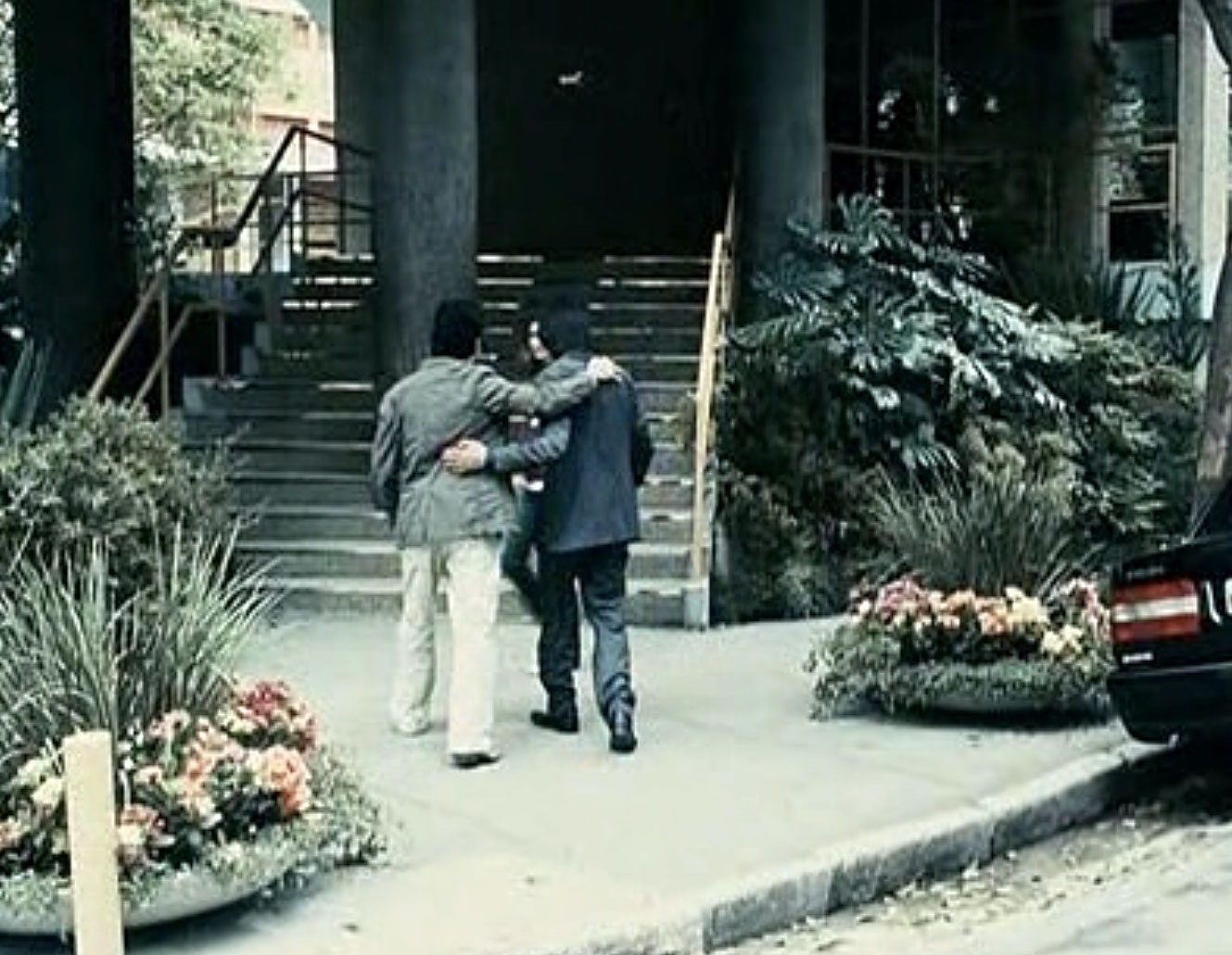 Entrada do edifício Louveira, em Higienópolis, em cena do filme "Ensaio Sobre a Cegueira", de - Reprodução