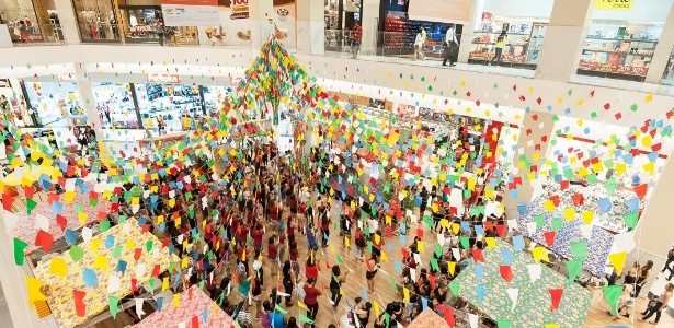 A festa junina do Shopping JK, em Brasília, que terá barraquinhas de comidas típicas, brincadeiras infantis e músicas festivas - Divulgação - Divulgação