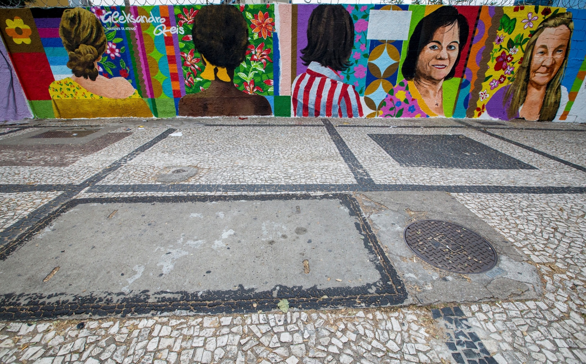9.ago.2016 - Grafite em homenagem aos dez anos da Lei Maria da Penha é inaugurado no centro de São Paulo - Hélvio Romero/Estadão Conteúdo