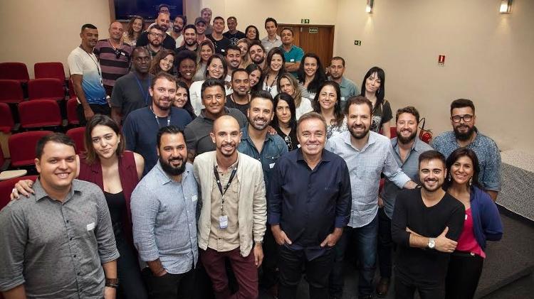 Gugu se reuniu com a produção do seu programa na semana passada - Divulgação - Divulgação