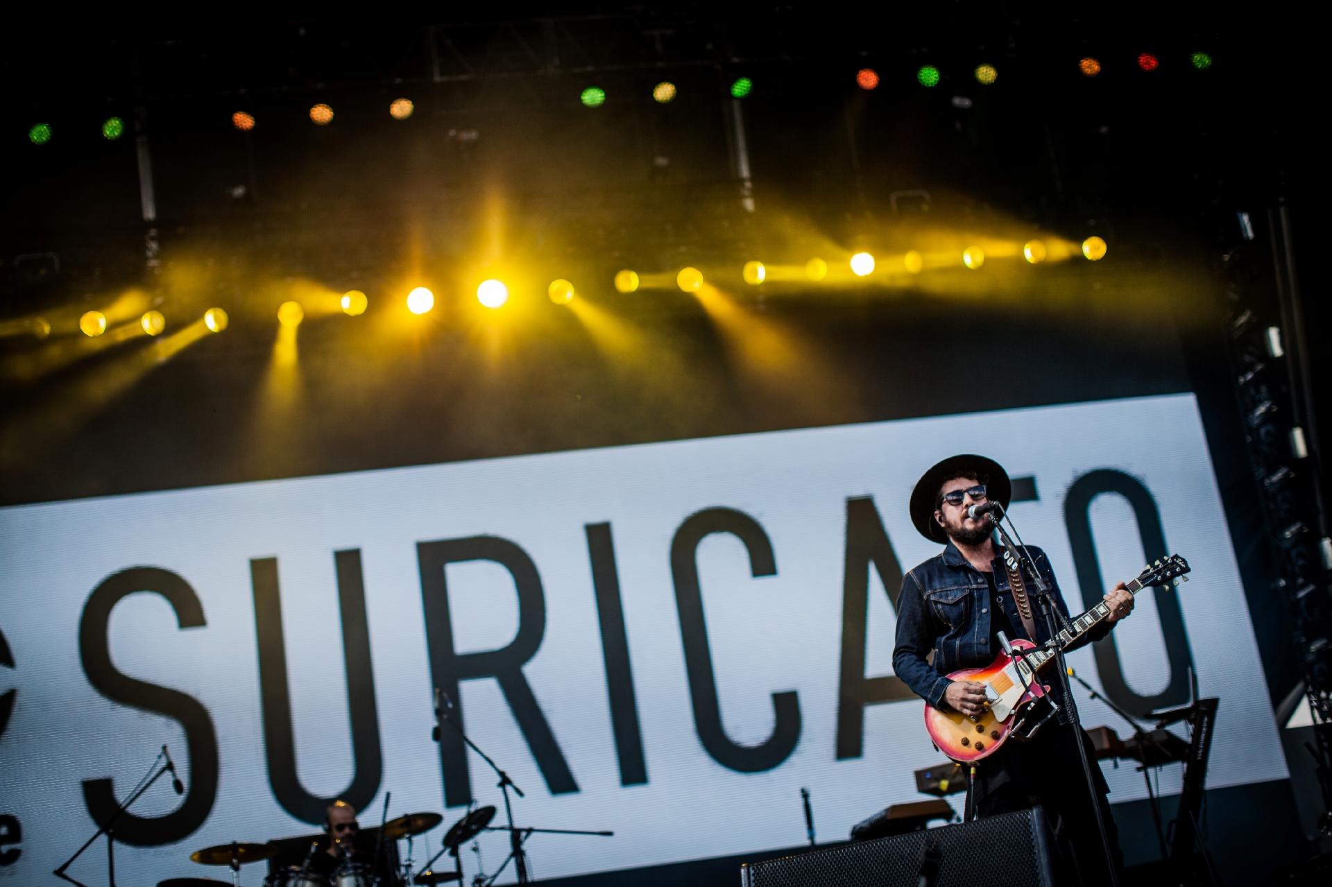 A banda Suricato foi uma das primeiras bandas a se apresentar no Lollapalooza, em São Paulo, no Autódromo de Interlagos. - Bruno Santos/UOL