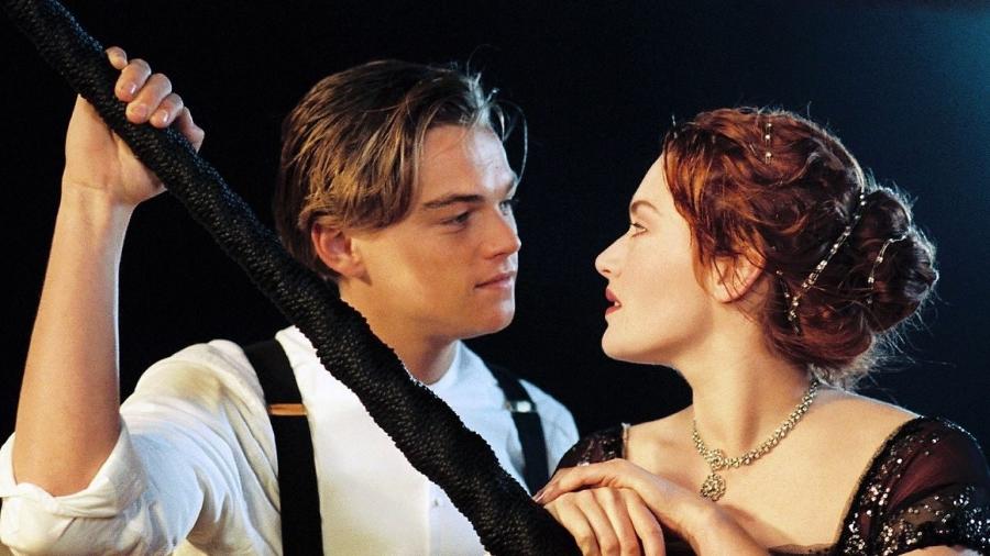 Jack (Leonardo DiCaprio) e Rose (Kate Winslet) em cena de "Titanic" - Reprodução