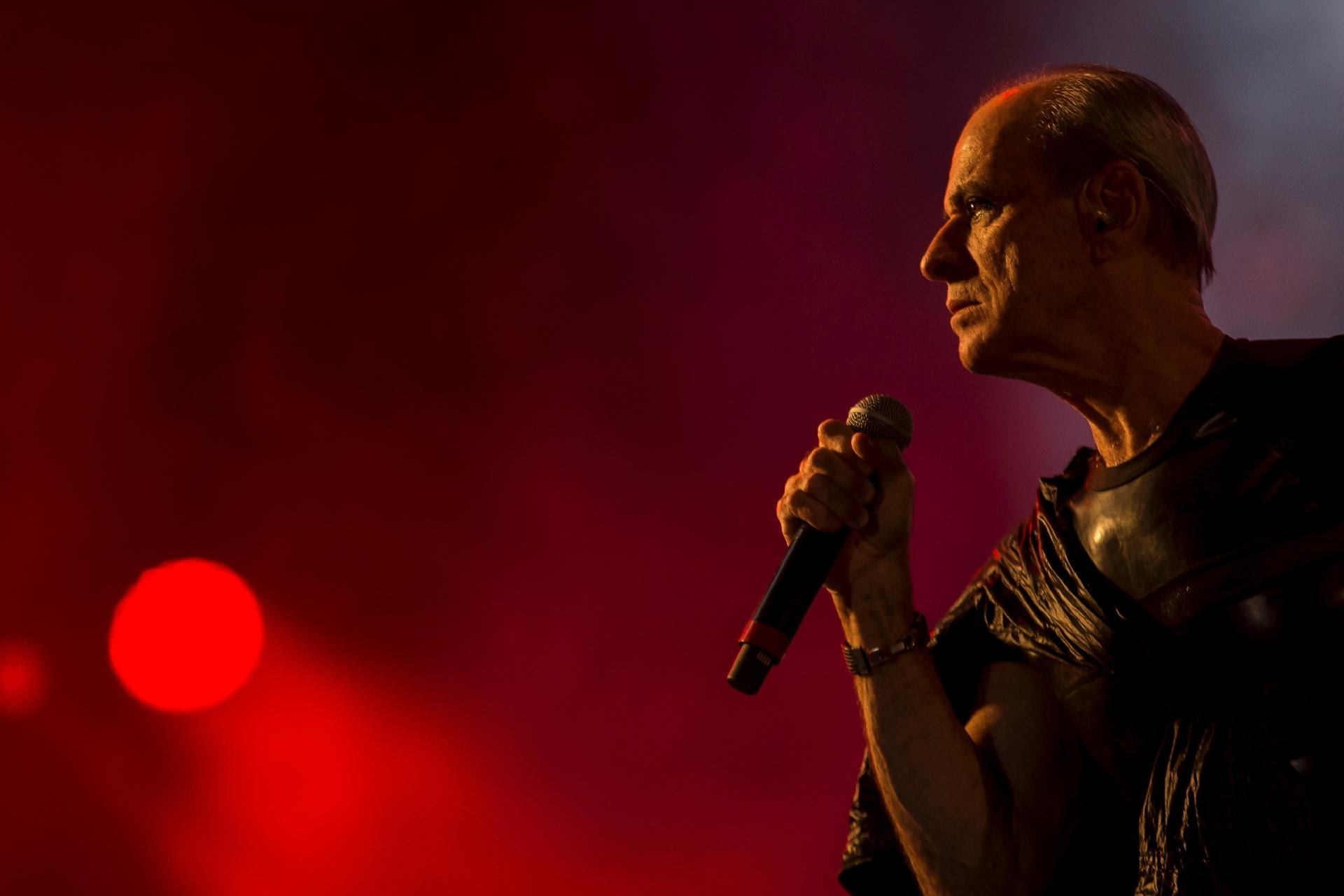 Ney Matogrosso se apresenta com a banda Nação Zumbi no Palco Sunset do Rock in Rio 2017 - Bruna Prado/UOL